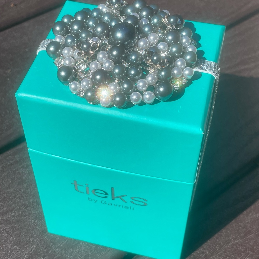 ✨BNIB✨ Tahitian Pearl Tieks sz 7